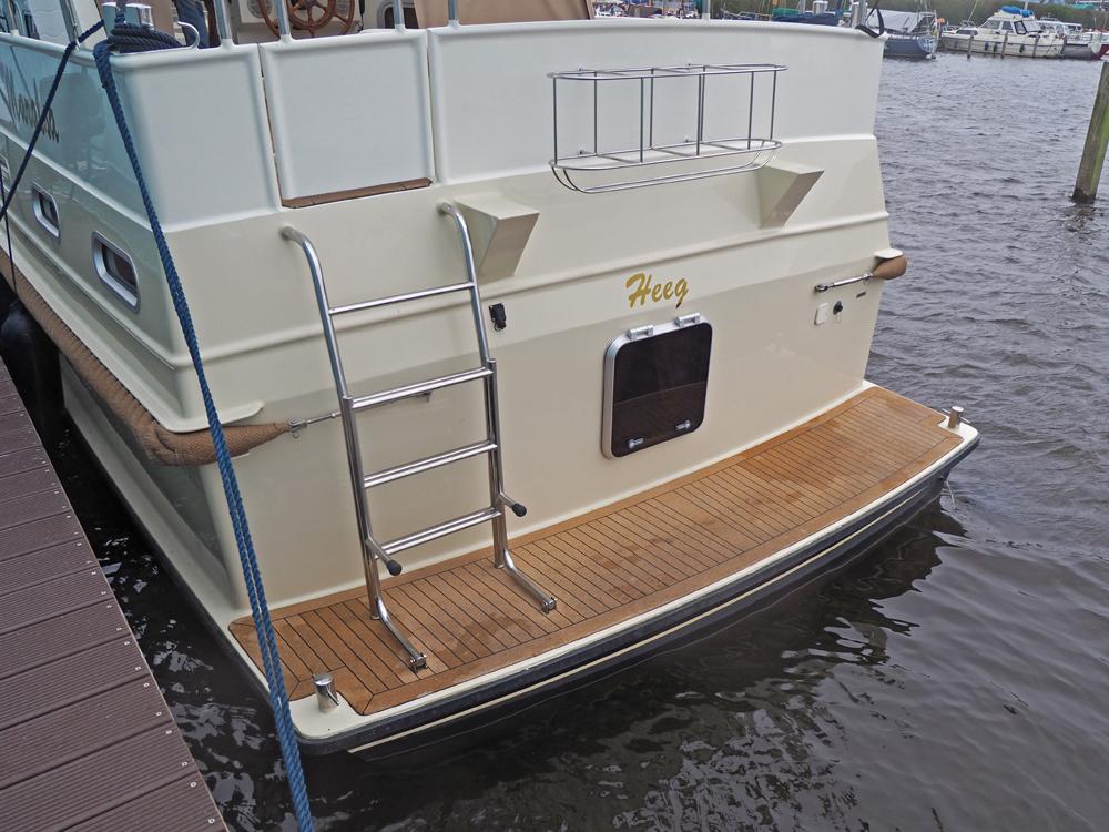  Deck equipment